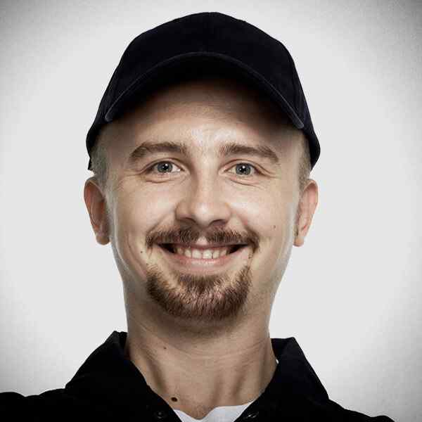 https://openeye.com.pk/wp-content/uploads/2018/09/our_team_03.jpg